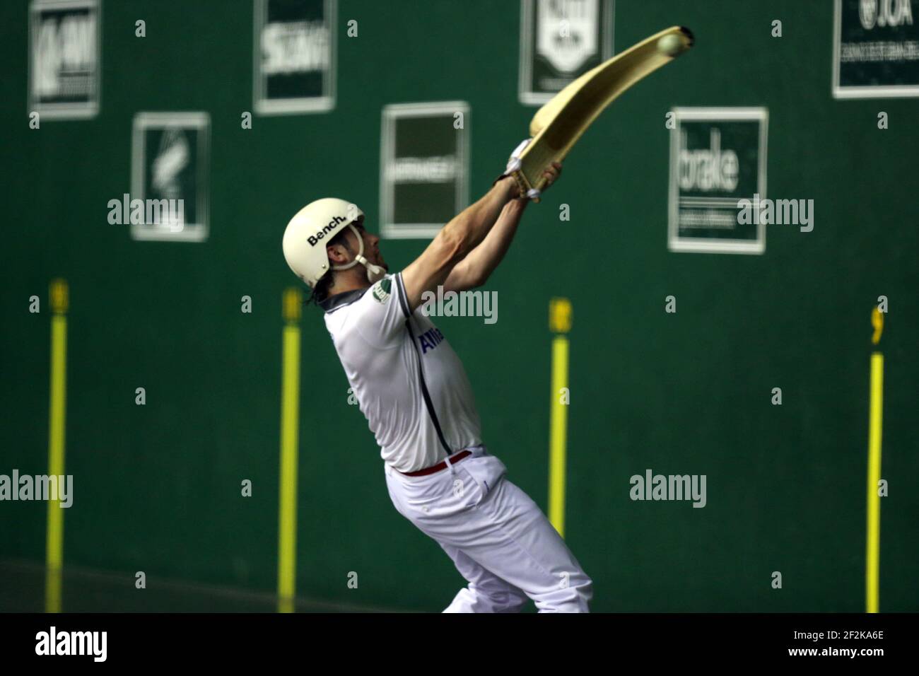 Cesta punta - Jai Alai - Championnat du monde 2013 - Saint Jean de Luz - France - finale 1/2 - 26/08/2013 - photo Manuel Blondau / AOP-PRESS / DPPI - Aritz Erkiaga Banque D'Images