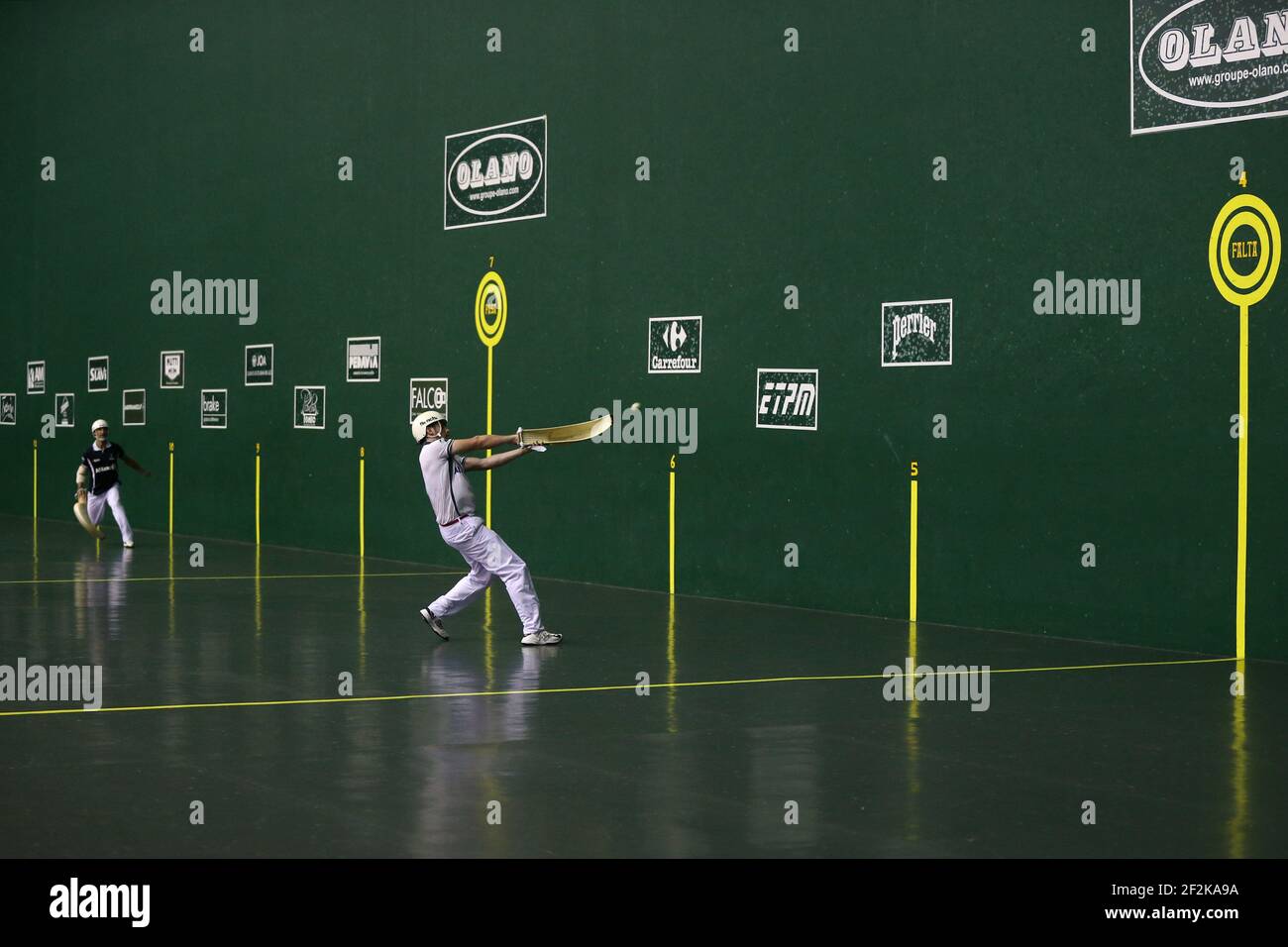 Cesta punta - Jai Alai - Championnat du monde 2013 - Saint Jean de Luz - France - finale 1/2 - 26/08/2013 - photo Manuel Blondau / AOP-PRESS / DPPI - Aritz Erkiaga Banque D'Images