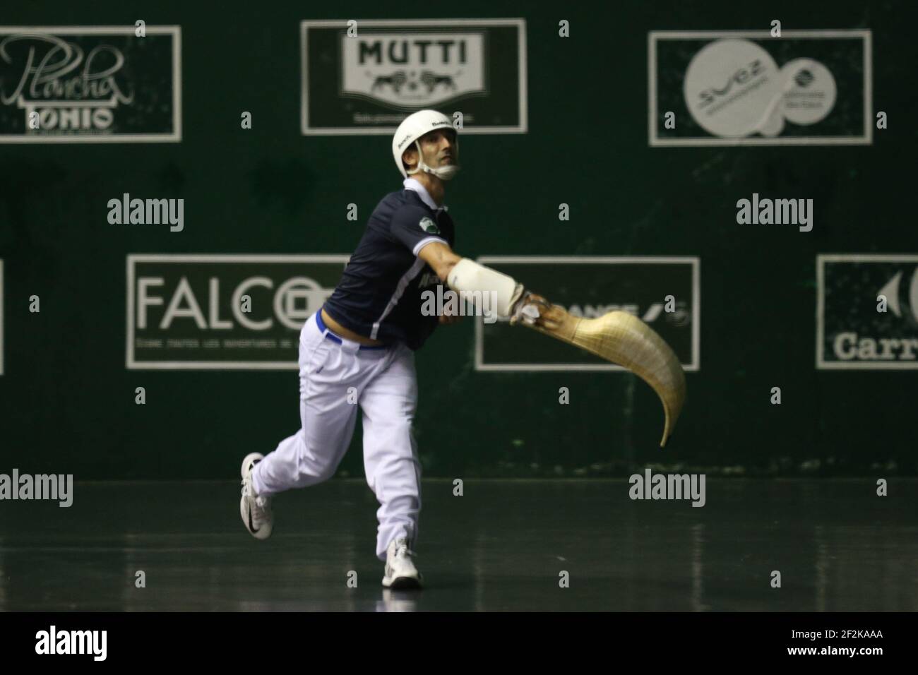 Cesta punta - Jai Alai - Championnat du monde 2013 - Saint Jean de Luz - France - finale 1/2 - 26/08/2013 - photo Manuel Blondau / AOP-PRESS / DPPI - Gotzon Enbil Banque D'Images