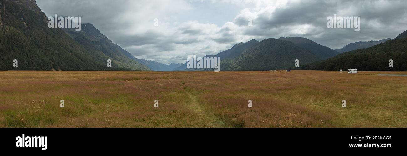 Eglinton Valley dans le parc national Fiordland à Southland, au sud Île de Nouvelle-Zélande Banque D'Images