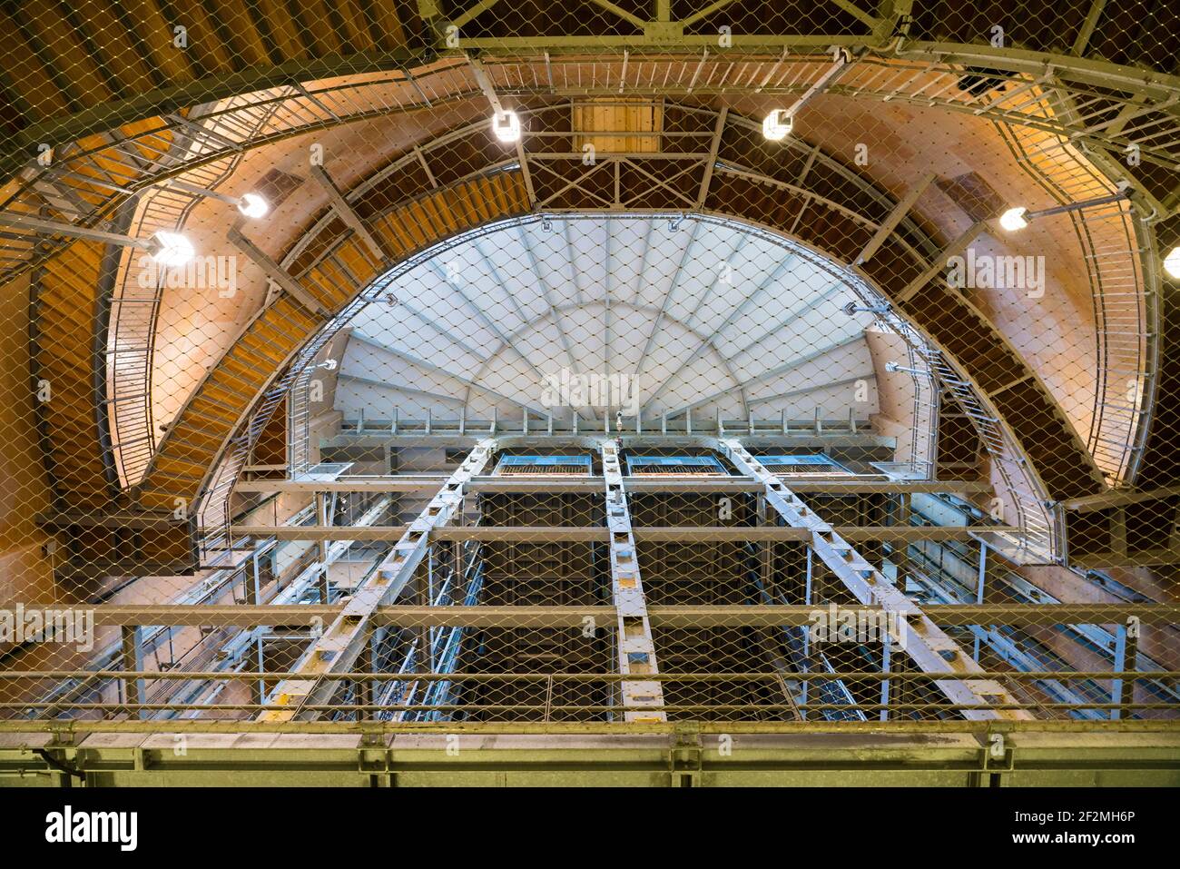 Allemagne, Hambourg, St. Pauli-Elbtunnel, ancien tunnel Elbe, ascenseur dans le bâtiment de l'arbre, entrée sud Steinwerder Banque D'Images