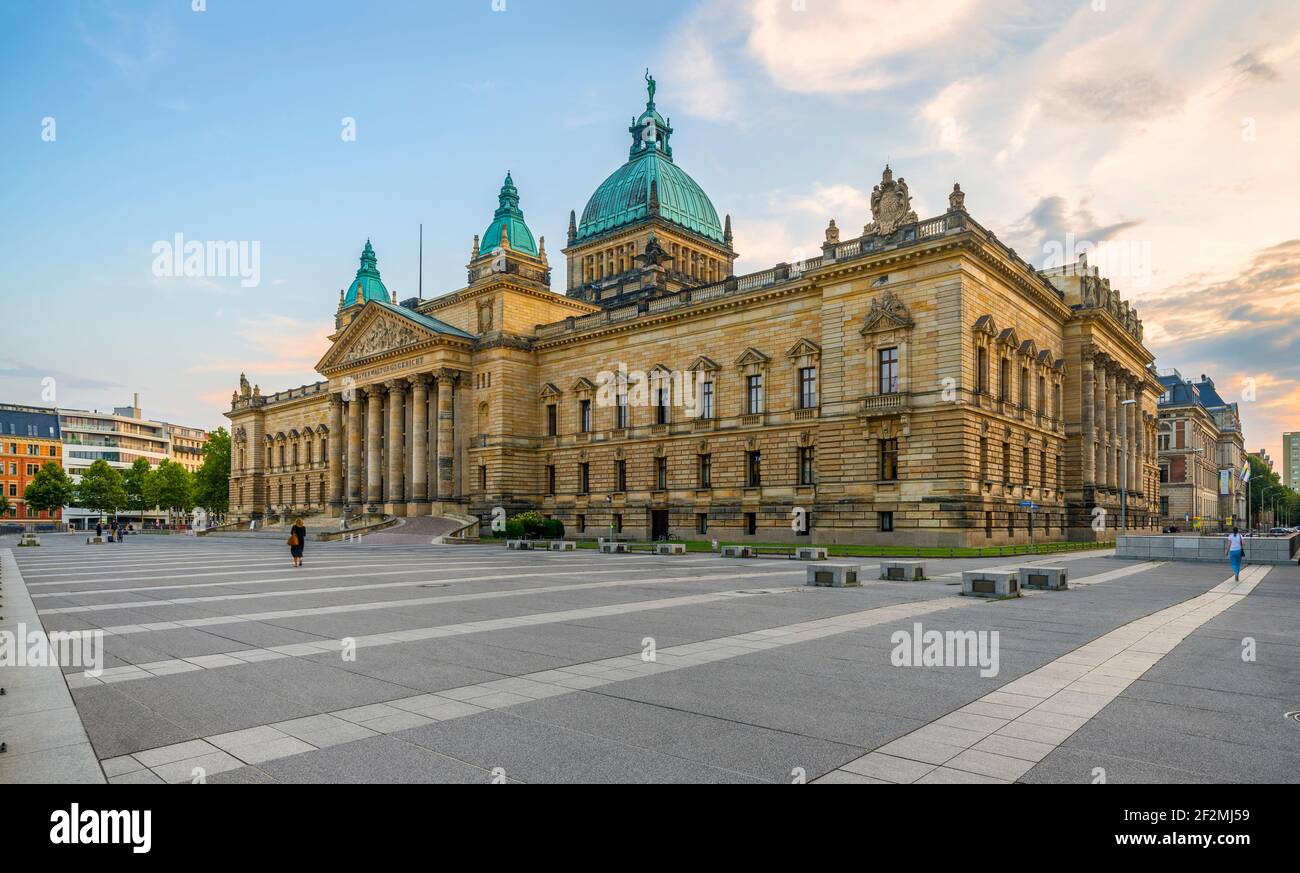 Leipzig, le Tribunal administratif fédéral (BVerwG) est le plus haut tribunal de la République fédérale d'Allemagne dans les litiges de droit public de nature non constitutionnelle. Il est situé dans le bâtiment de l'ancien Reichsgericht à Leipzig, qui a été construit par les architectes Ludwig Hoffmann et Peter Dybwad. Banque D'Images