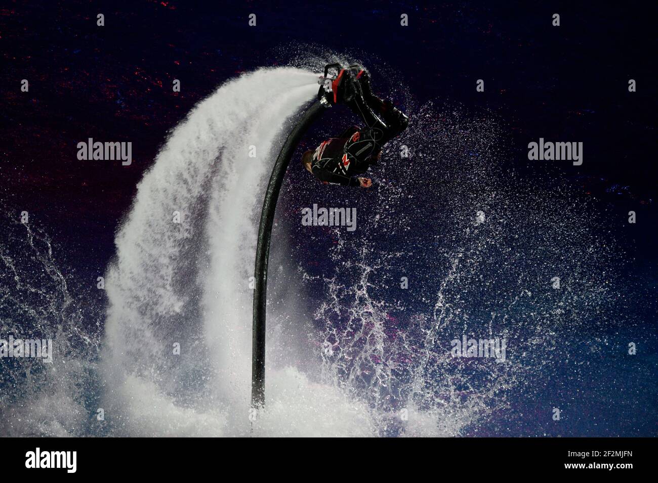 Hydro jet pendant les All Star Wind Games 2016, Indoor de France, windsurf et paddle, dans AccorHotels Arena, le 2 avril, 2016, à Paris, France - photo Christophe Bricot / DPPI Banque D'Images