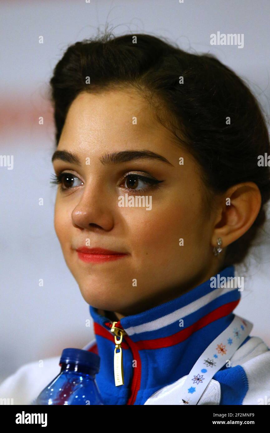 Evgenia Meddeva, de Russie, est photographiée lors de la conférence de presse de la finale du Grand Prix de patinage artistique de l'UIP 2015-2016, au Centre de congrès de Barcelone, à Barcelone, Espagne, le 12 décembre 2015. Photo : Manuel Blondau/AOP.Press/DPPI Banque D'Images
