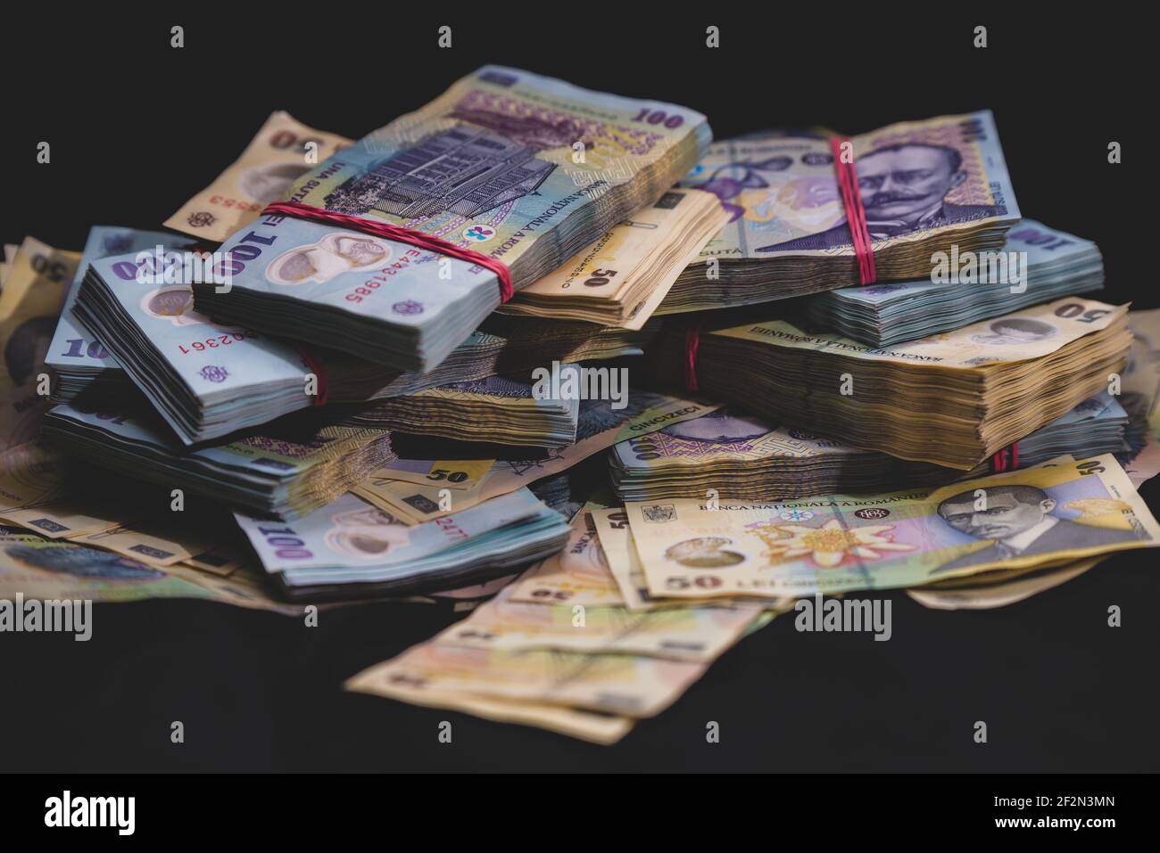 Gros plan d'une pile de billets de banque Lei Banque D'Images