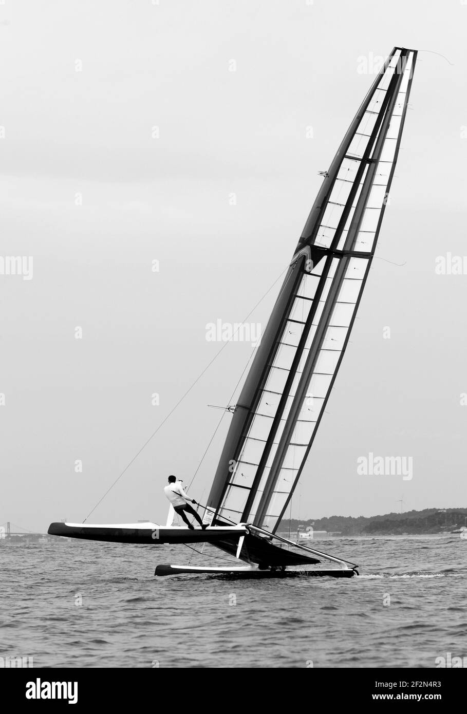 CClass World 2010 - COUPE DE LITTLE AMERICA - CHAMPIONNATS INTERNATIONAUX DE CATAMARAN - NEWPORT (USA) - 22-28/08/2010 - PHOTO : CHRISTOPHE LAUNAY / DPPI préparation de la CClass Cataran - Fred Eaton et Magnus Clarke / Canaan Banque D'Images