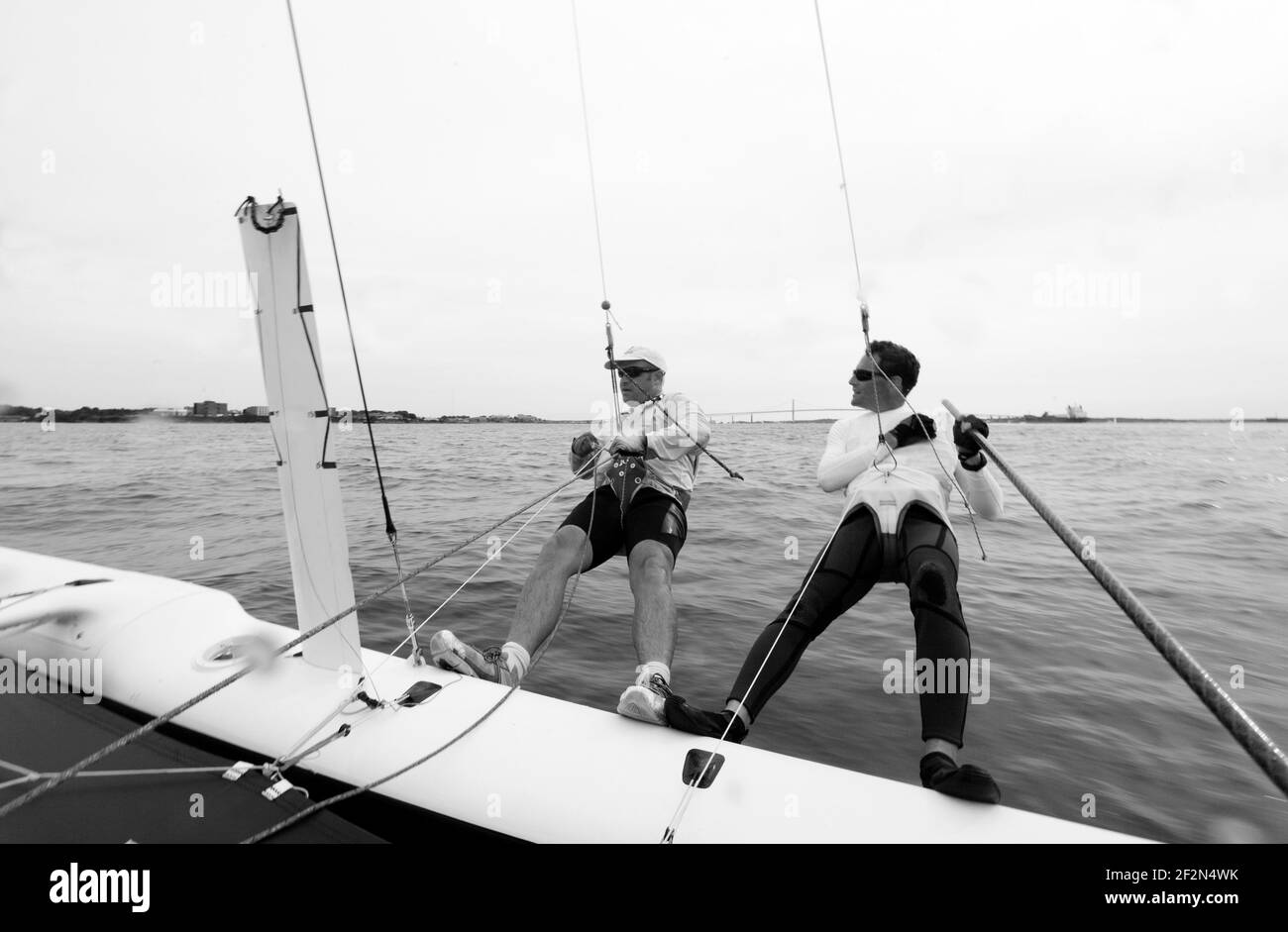 CClass World 2010 - COUPE DE LITTLE AMERICA - CHAMPIONNATS INTERNATIONAUX DE CATAMARAN - NEWPORT (USA) - 22-28/08/2010 - PHOTO : CHRISTOPHE LAUNAY / DPPI préparation de la CClass Cataran - Fred Eaton et Magnus Clarke / Canaan Banque D'Images