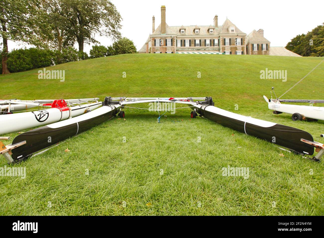 CCLASS WORLD 2010 - COUPE LITTLE AMERICA - CHAMPIONNATS INTERNATIONAUX DE CATAMARAN - NEWPORT (USA) - 22-28/08/2010 - PHOTO : CHRISTOPHE LAUNAY / DPPI NEW YORK YACHT CLUB - ILLUSTRATION Banque D'Images