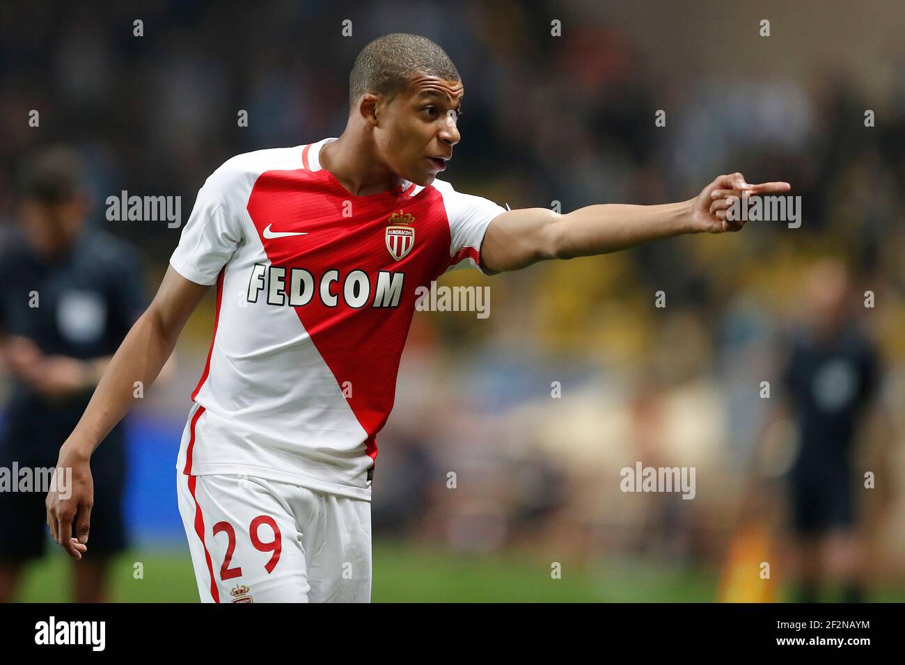 L'avant français de Monaco Kylian Mbappe Lottin gestes lors du match de football de l'UEFA Champions League entre MONACO et Manchester City le 15 mars 2017 au stade Louis II de Monaco - photo Benjamin Cremel / DPPI Banque D'Images