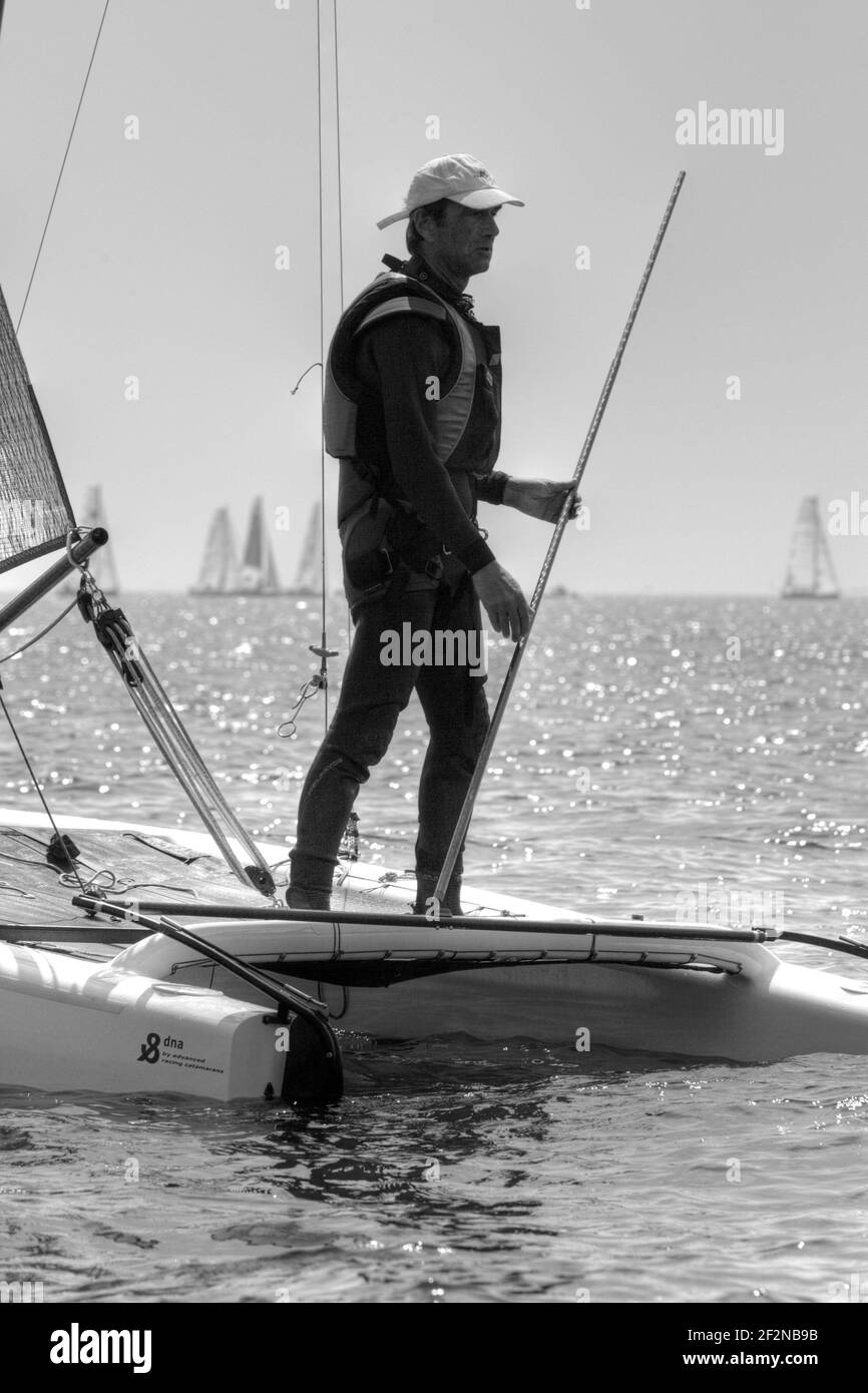 VOILE - CLASSE A - LE POULIGUEN (FRA) - 30/04/2011 - PHOTO : CHRISTOPHE LAUNAY / DPPI - les légendaires spécialistes français de la multicoque, Bruno et Loick Peyron préparant le défi pour la 34e coupe de l'Amérique en classe. Vidéo derrière la scène avec Shirley Robertson pour Mainsail CNN. Banque D'Images