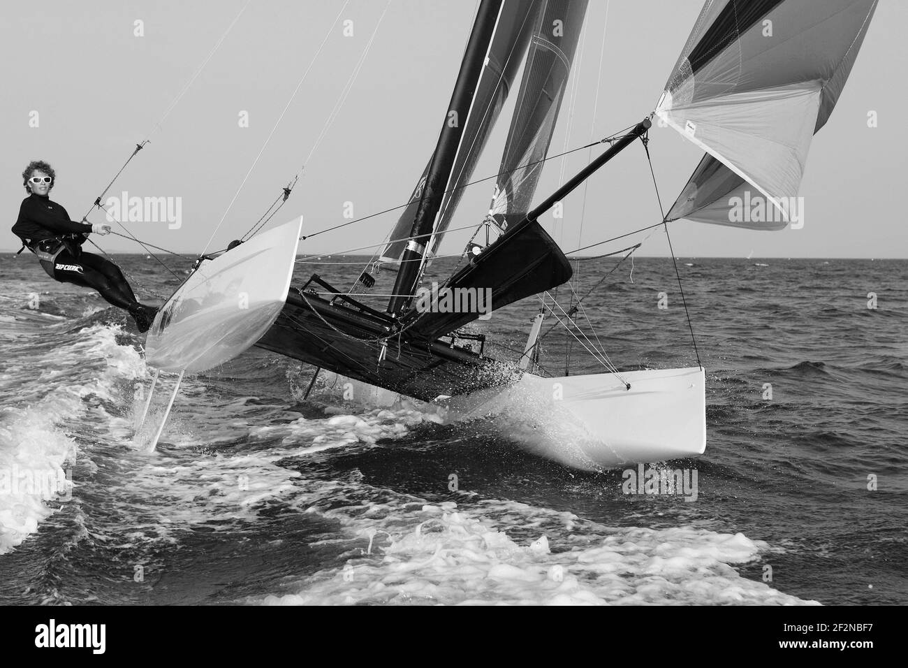 VOILE - EUROCAT 2011 - F18 FORMATION - CARNAC (FRA) - 27/04/2011 - PHOTO : CHRISTOPHE LAUNAY / DPPI - Andrew MacPherson Junior - cas Van Oort / Hobie Cat Wild Cat Banque D'Images