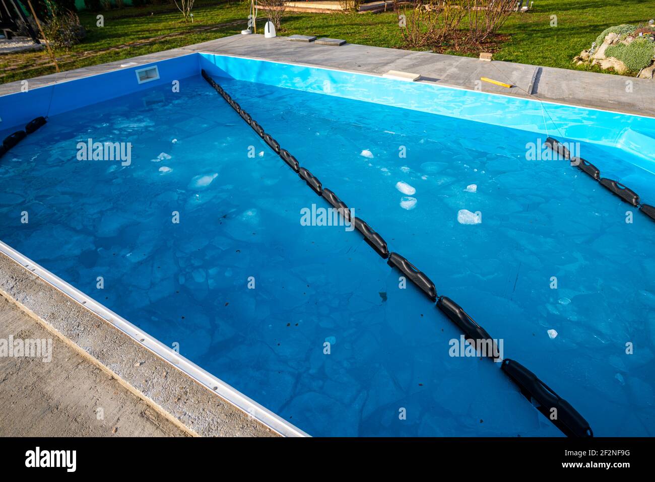 Texture de glace sur la piscine en hiver Banque D'Images