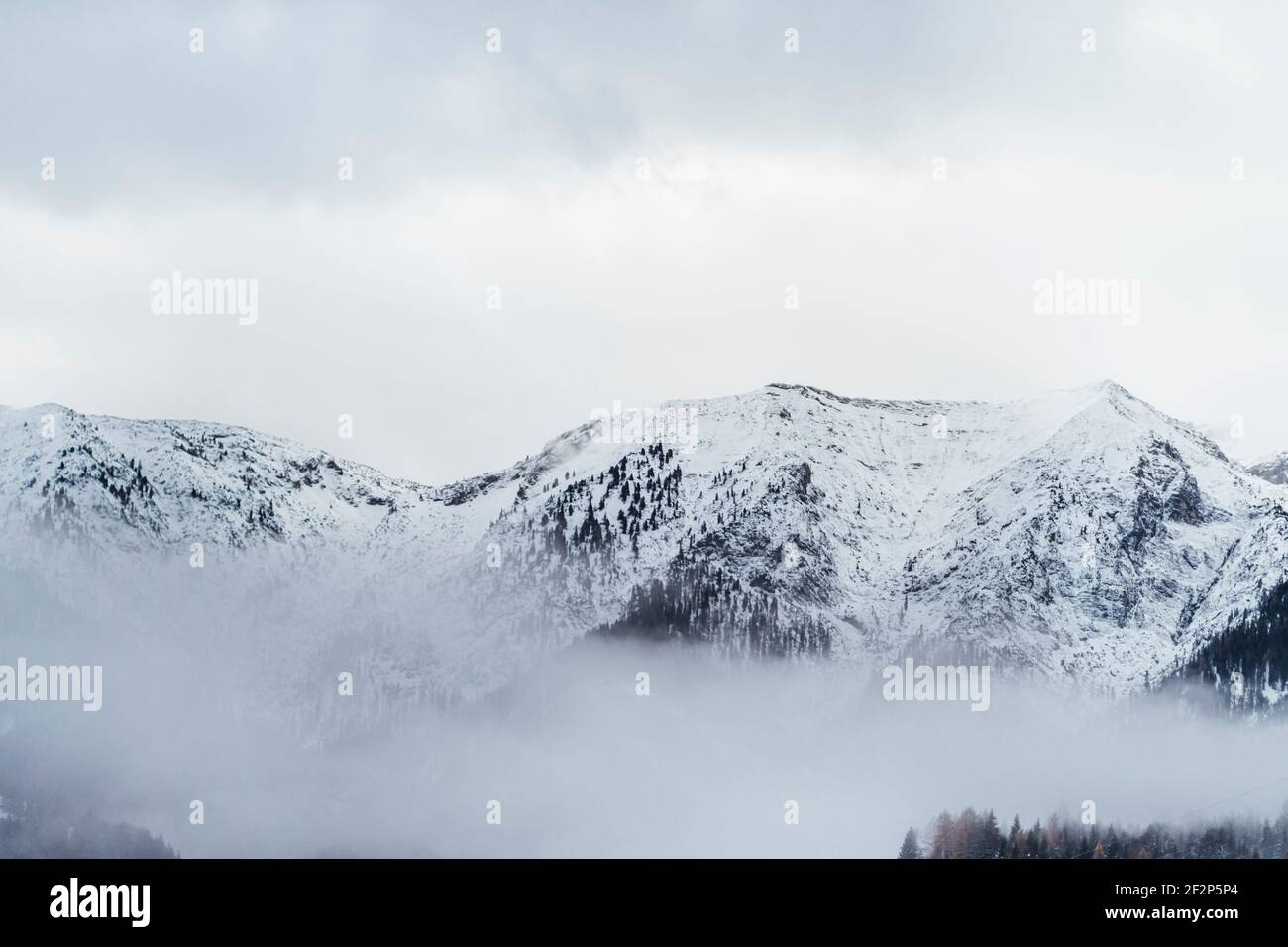 Vue sur les montagnes de Rofan dans le Tyrol Banque D'Images