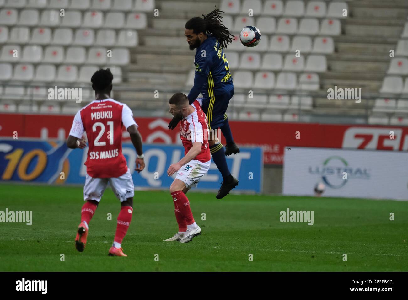 Reims, Marne, France. 12 mars 2021. Le défenseur de Lyon JASON DENAYER en action pendant le championnat français de football Ligue 1 Uber mange le Stade de Reims contre l'Olympique Lyonnais au stade Auguste Delaune - Reims.jeu 1:1 crédit: Pierre Stevenin/ZUMA Wire/Alamy Live News Banque D'Images