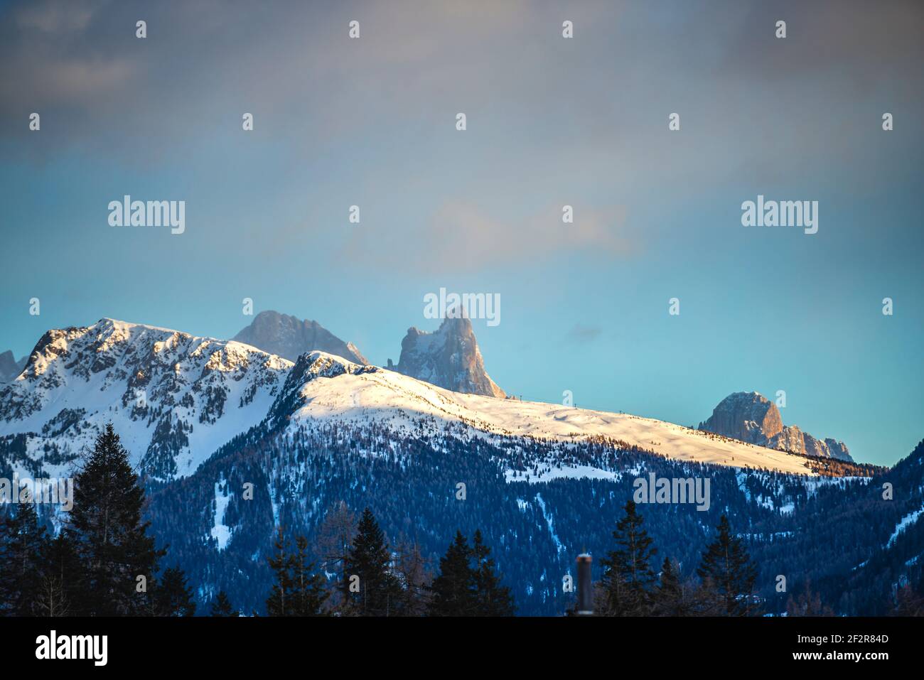 Paysage d'hiver dans les Dolomites Banque D'Images