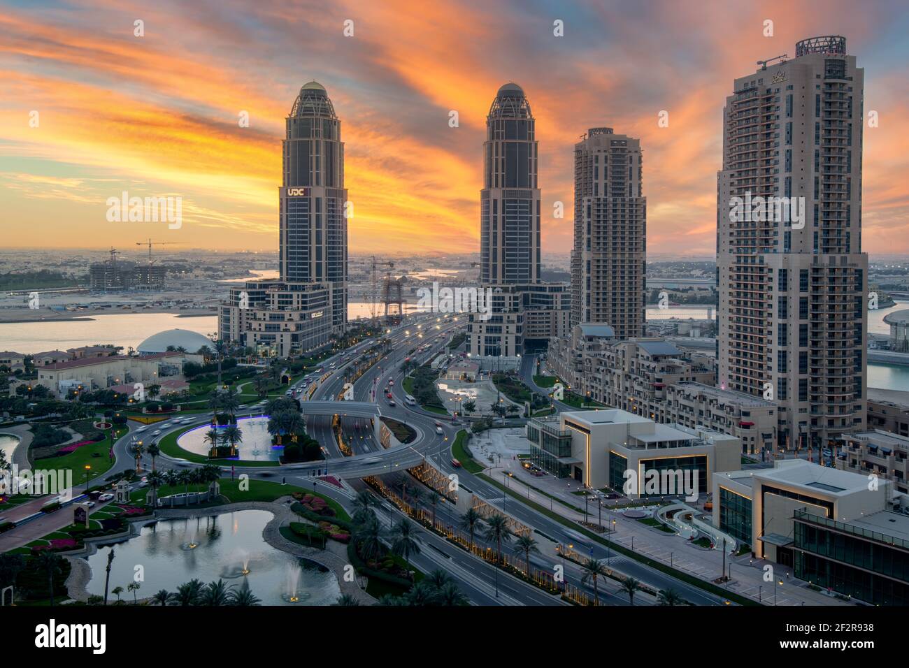 Vue aérienne de l'île Pearl-Qatar à Doha au coucher du soleil heure Banque D'Images