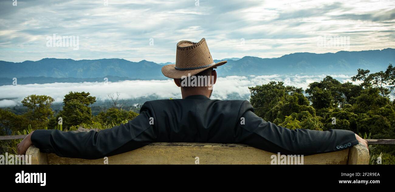 Belle vue sur les montagnes et le ciel Banque D'Images