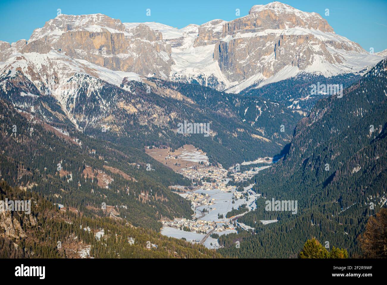 Paysage d'hiver dans les Dolomites Banque D'Images