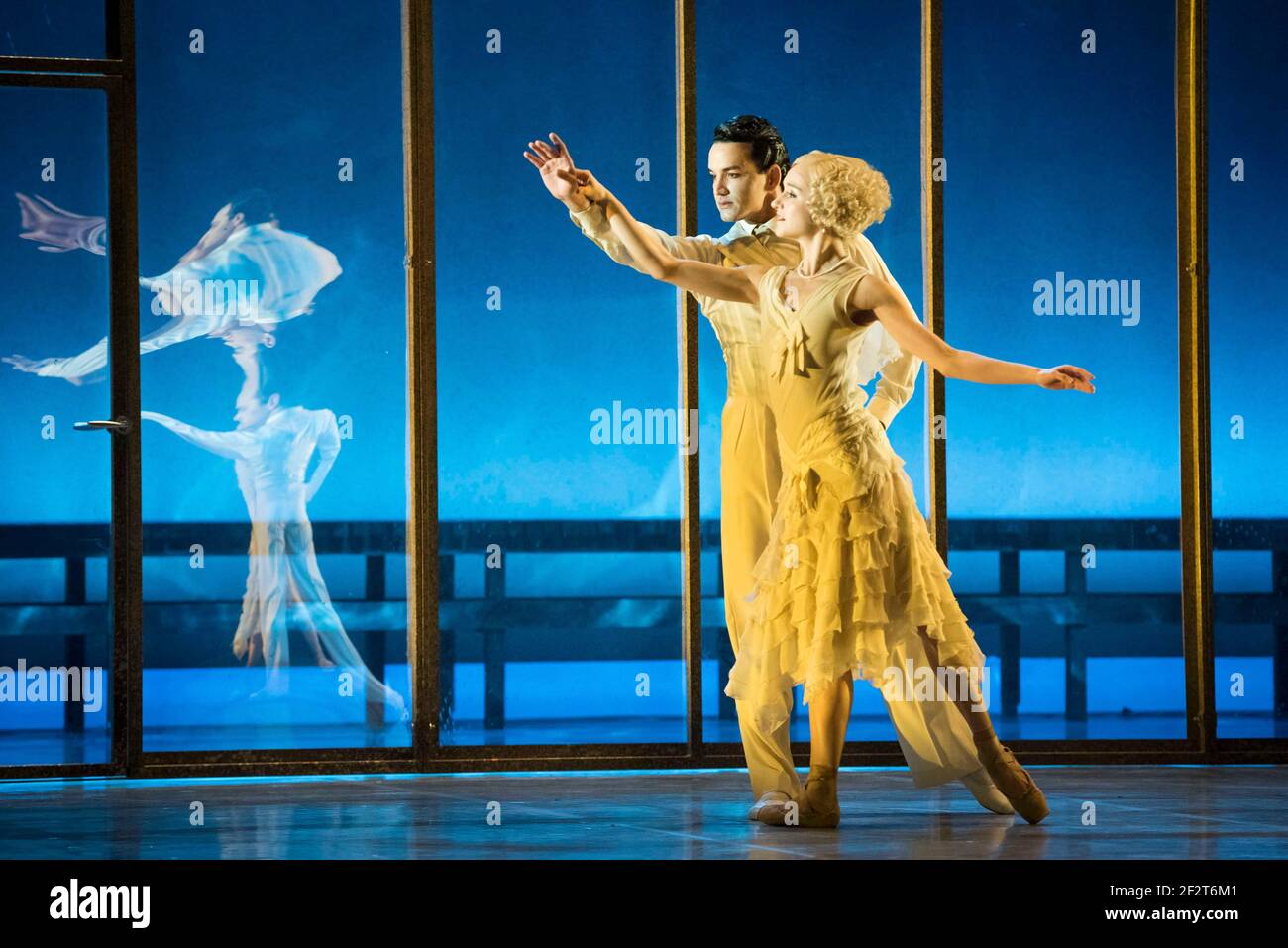 Dreda Blow, danseuses du Ballet du Nord, et Javier Torres, répètent le Super Gatsby au Sadler's Wells- Londres Banque D'Images
