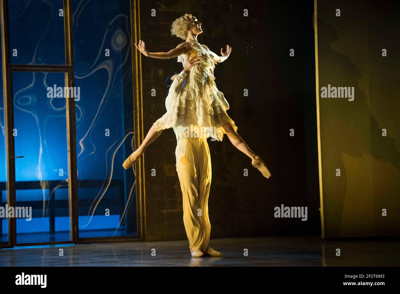Dreda Blow, danseuses du Ballet du Nord, et Javier Torres, répètent le Super Gatsby au Sadler's Wells- Londres Banque D'Images
