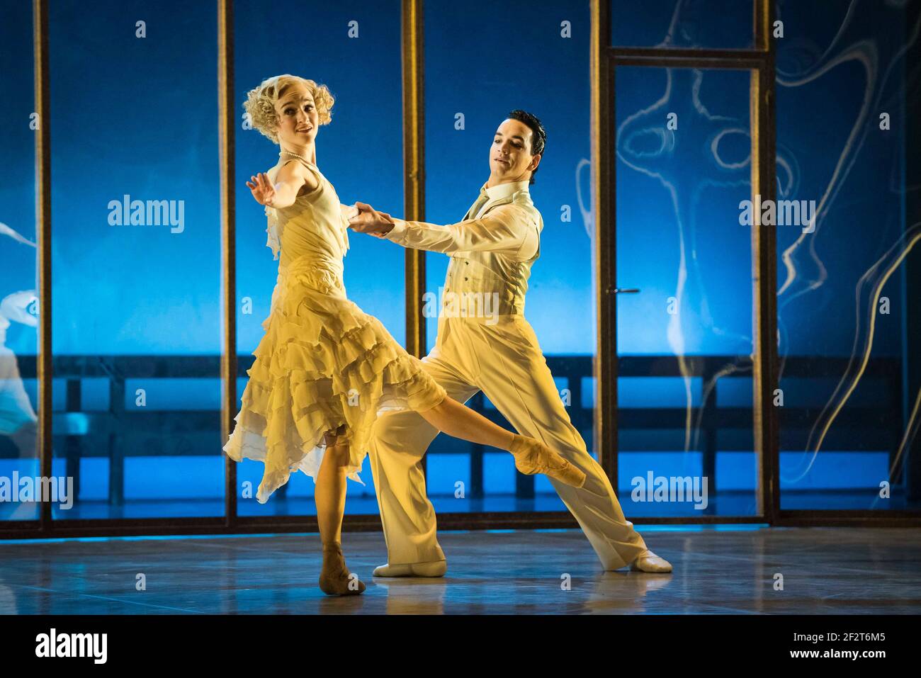 Dreda Blow, danseuses du Ballet du Nord, et Javier Torres, répètent le Super Gatsby au Sadler's Wells- Londres Banque D'Images