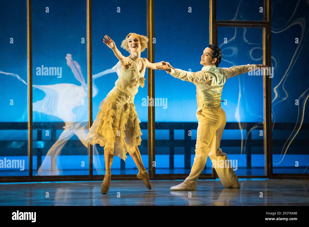 Dreda Blow, danseuses du Ballet du Nord, et Javier Torres, répètent le Super Gatsby au Sadler's Wells- Londres Banque D'Images