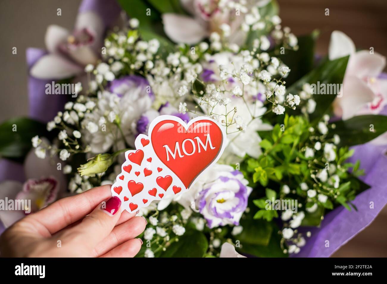 Carte De Vœux De Fete Des Meres Faite A La Main Avec Magnifique Bouquet Colore Fete Des Meres Concept Declaration D Amour En Anglais Sur Une Carte Entouree Par Photo Stock Alamy