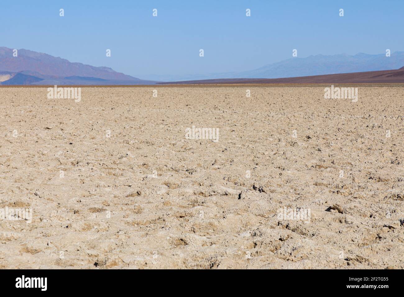 Vue sur les bassins de sel, bassin de Badwater, Vallée de la mort, comté d'Inyo, formations de Salt Badwater dans le parc national de la Vallée de la mort. Californie, États-Unis (Sel Banque D'Images