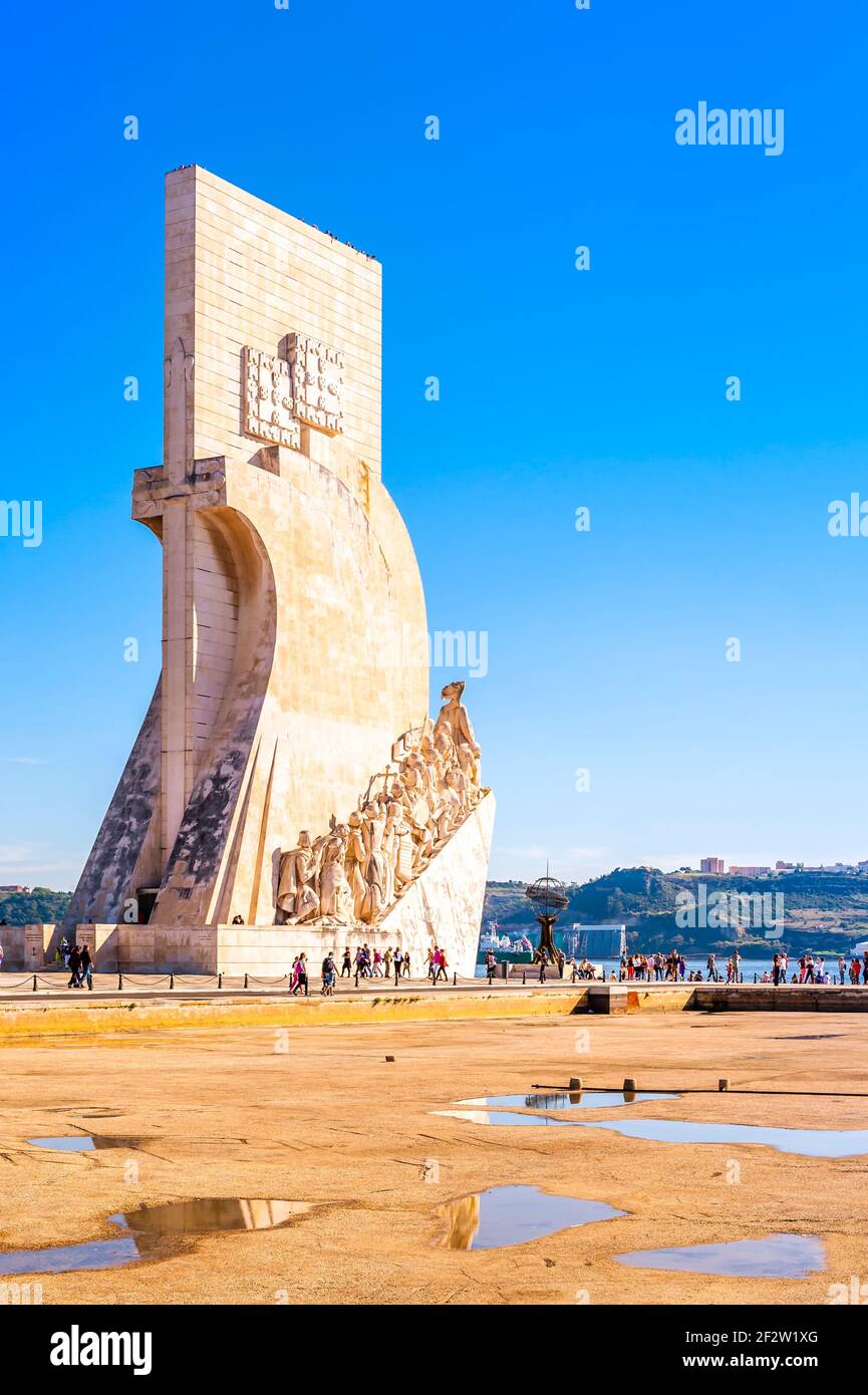 Le Monument aux découvertes sur le Tage à Lisbonne, Portugal Banque D'Images