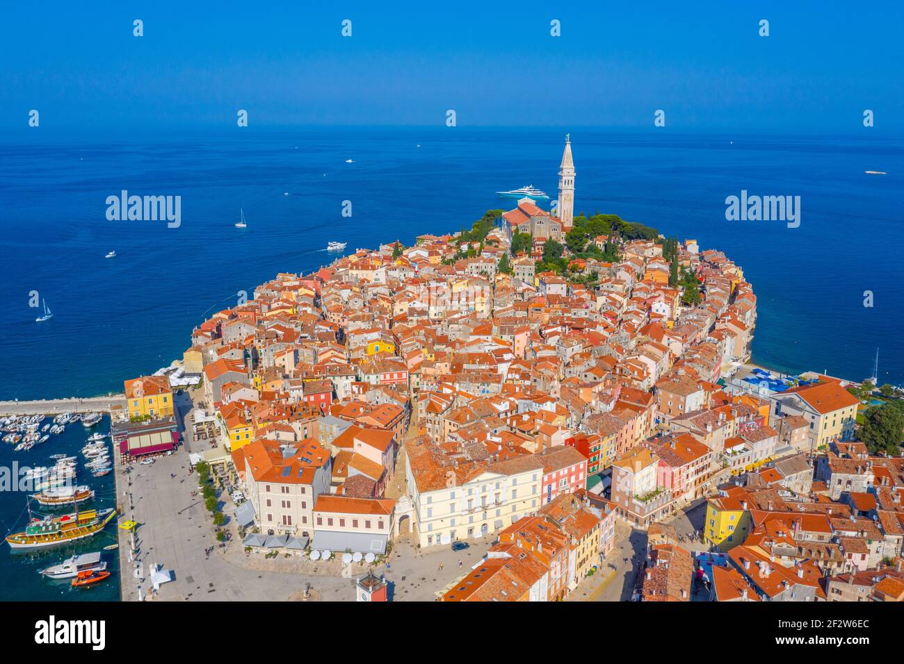 Vue aérienne de la ville croate de Rovinj Banque D'Images