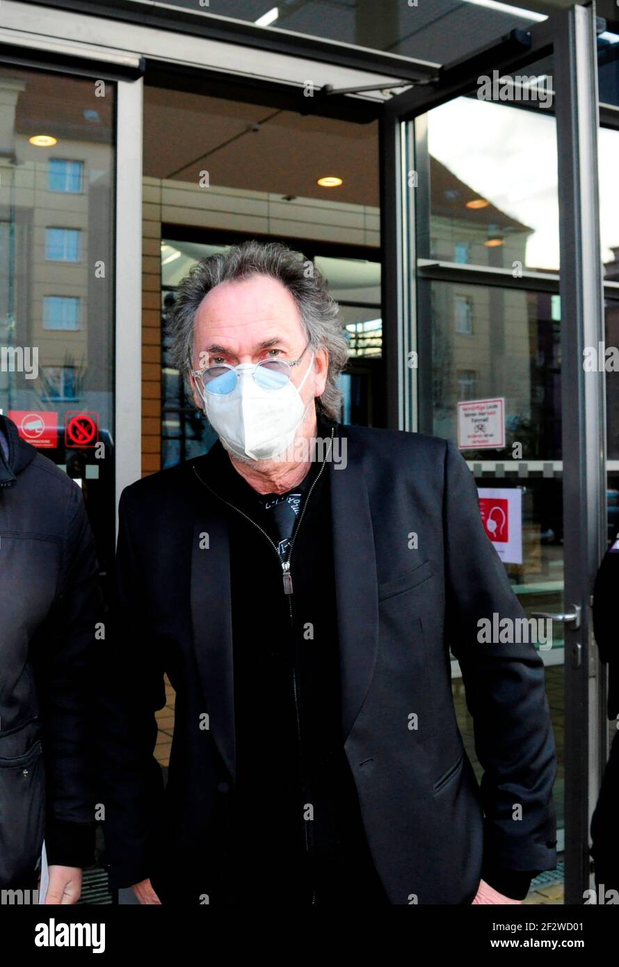 Hugo Egon Balder BEI der Ankunft zur TV-Aufzeichnung der Talkshow 'Riverboat' im Studio 3 der Media City Leipzig. Leipzig, 12.03.2021 Banque D'Images