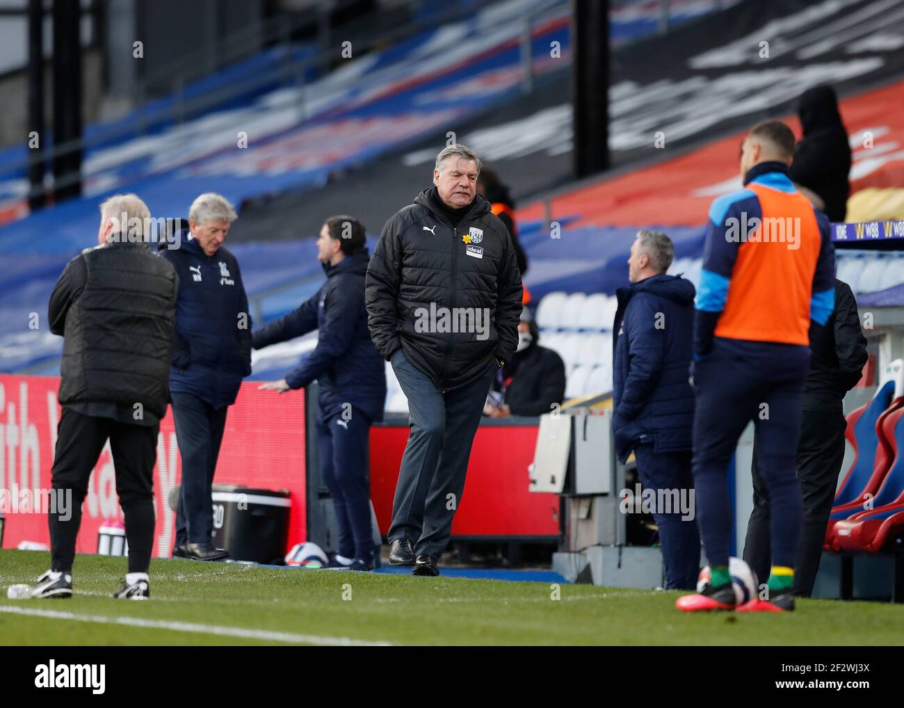 Selhurst Park, Londres, Royaume-Uni. 13 mars 2021. English Premier League football, Crystal Palace versus West Bromwich Albion; UN dissident de West Bromwich Albion Manager Sam Allardyce marchant vers le dugout avant temps plein crédit: Action plus Sports/Alay Live News crédit: Action plus Sports Images/Alay Live News Banque D'Images
