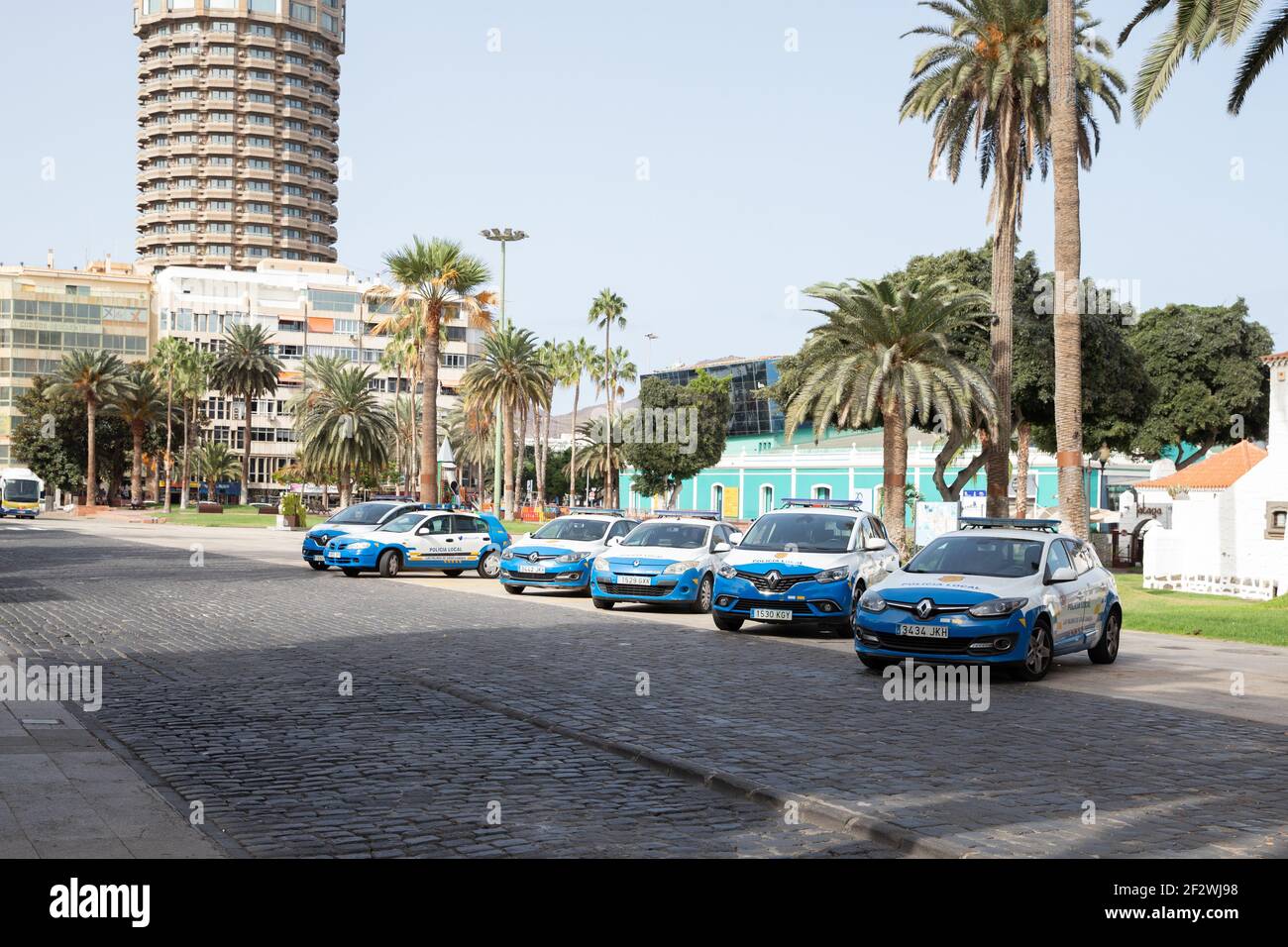 Las Palmas, Gran Canaria, Espagne, 29 septembre 2020: Un groupe de voitures de police locales espagnoles sont garées. Banque D'Images