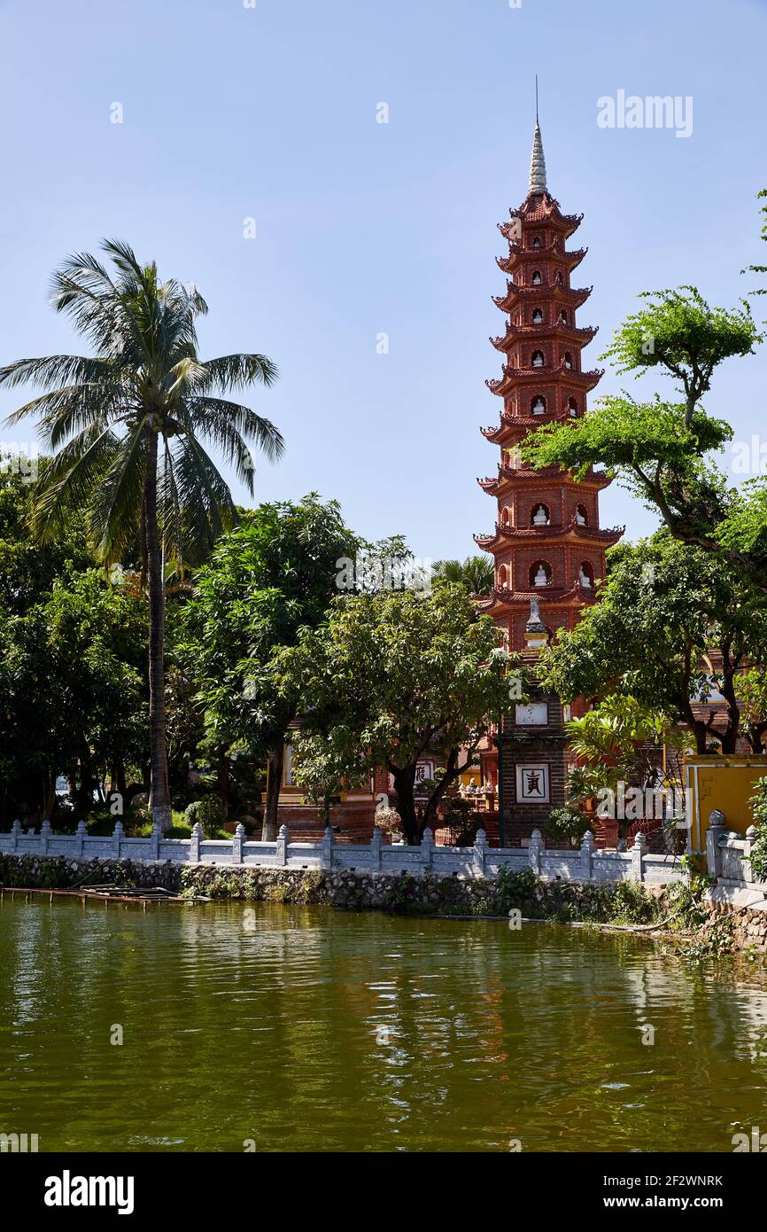 TRAN Quoc Pagode sur Ho Tay (lac de l'Ouest), Hanoi, Vietnam. La pagode a été construite à l'origine entre 544-548, sous le règne de l'empereur L? Nam ?? un Banque D'Images