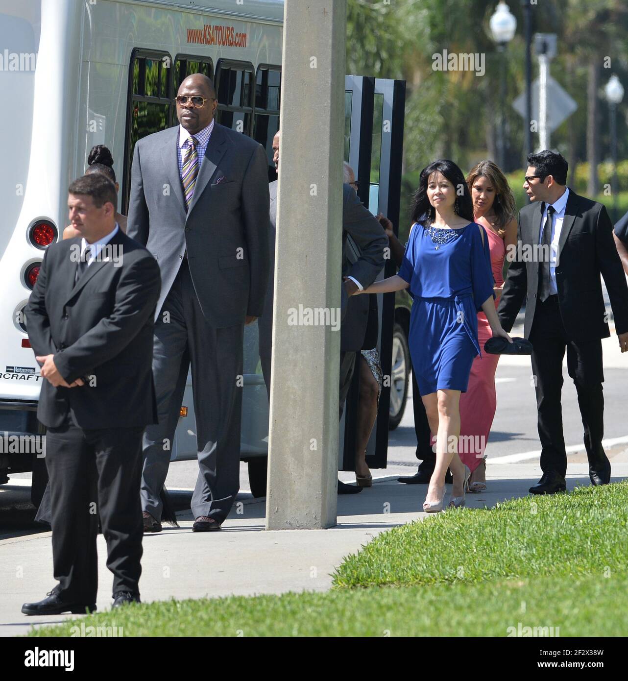 PALM BEACH, FL - AVRIL 27 : la légende du basket-ball Michael Jordan épouse Yvette Prieto à l'église épiscopale de Bethesda-by-the-Sea qui est la même église où le milliardaire Donald Trump et le modèle slovène Melania Knauss se marient. Le 27 avril 2013 à Palm Beach, Floride personnes: Patrick Ewing crédit: Storms Media Group/Alay Live News Banque D'Images