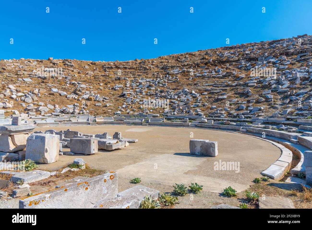 Théâtre sur les ruines antiques de l'île de Delos en Grèce Banque D'Images