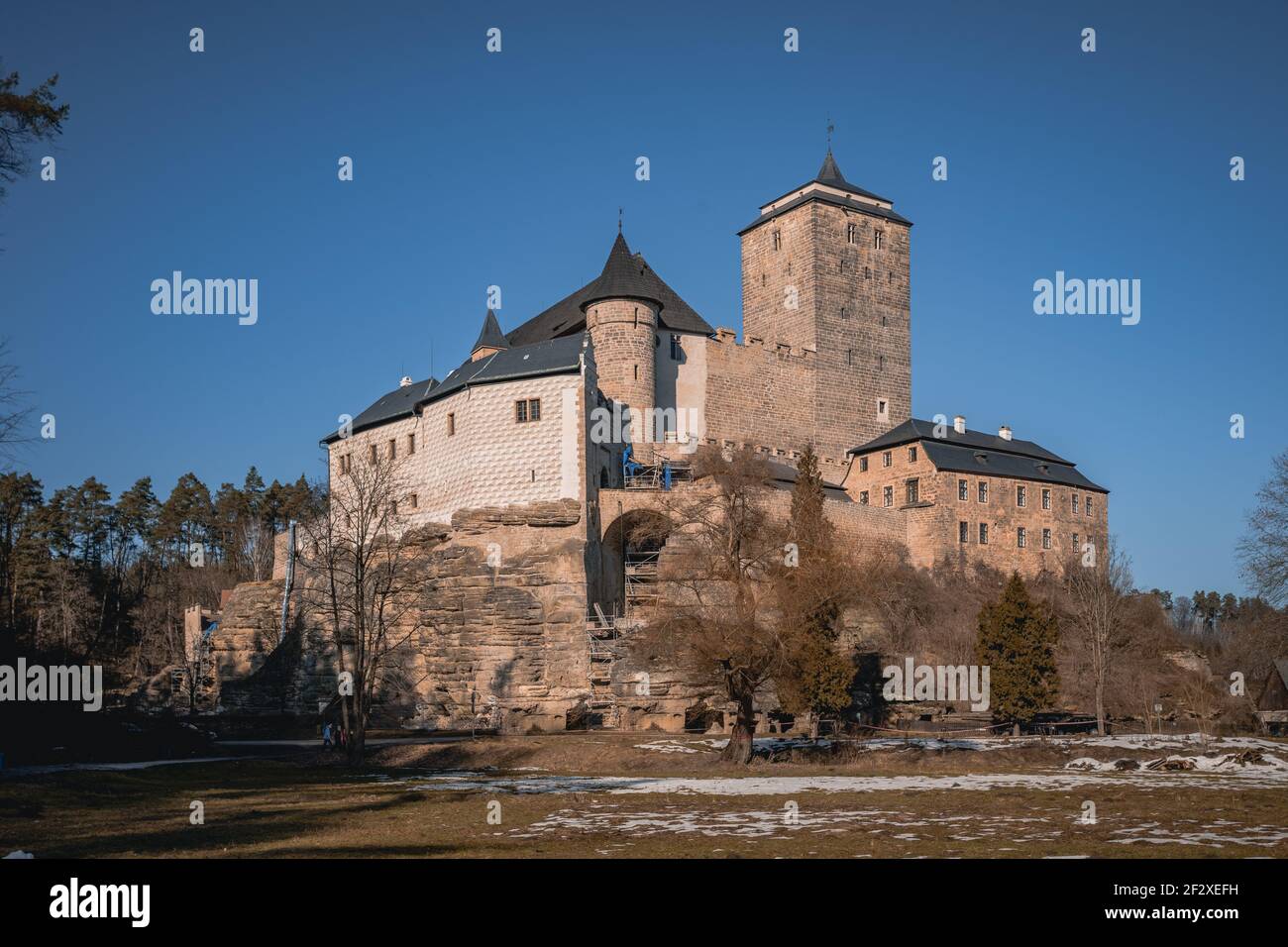 Le château gothique de Kost dans le parc national de Cesky Raj - Paradis tchèque. Vue imprenable sur le monument médiéval de la République tchèque. Europe centrale. Etat public Banque D'Images