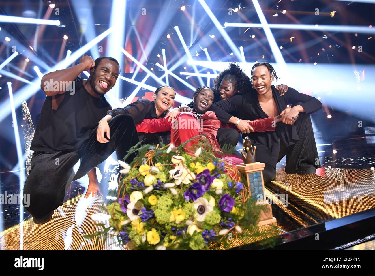 Le gagnant de la suédoise Melodifestivalen Tusse (Tousin Chiza) célèbre sur scène à Annext à Stockholm, Suède, le 13 mars 2021. M. Tusse représentera la Suède au Concours Eurovision de la chanson 2021 à Rotterdam en mai avec la chanson « Voices ». Photo: Henrik Montgomery / TT / code 10060 Banque D'Images