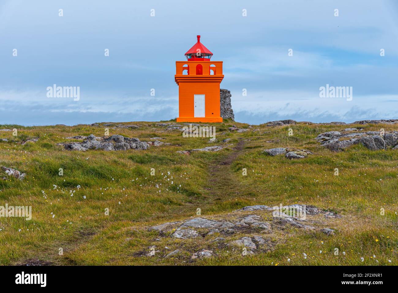 Phare d'Orange Hafnarnes sur l'Islande Banque D'Images