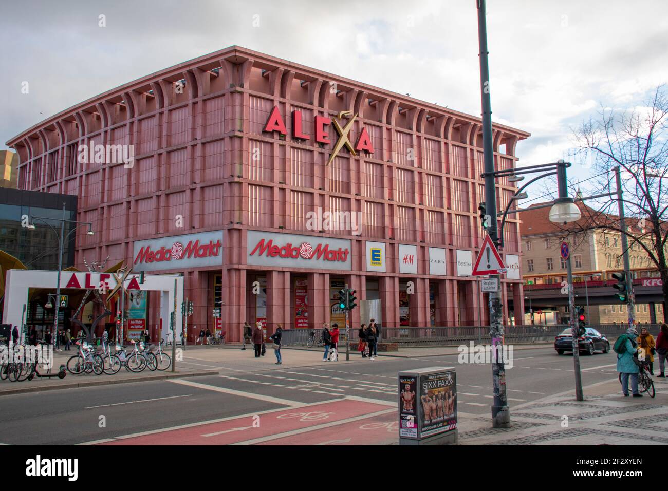 Berlin Alexa centre commercial paysage à Alexanderplatz Mitte Berlin Banque D'Images