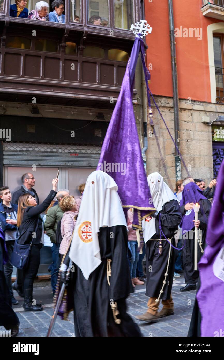 PAMPELUNE, NAVARRE ESPAGNE 19 2019 AVRIL : PROCESSION DE LA SEMAINE SAINTE DANS LES RUES DE PAMPELUNE Banque D'Images
