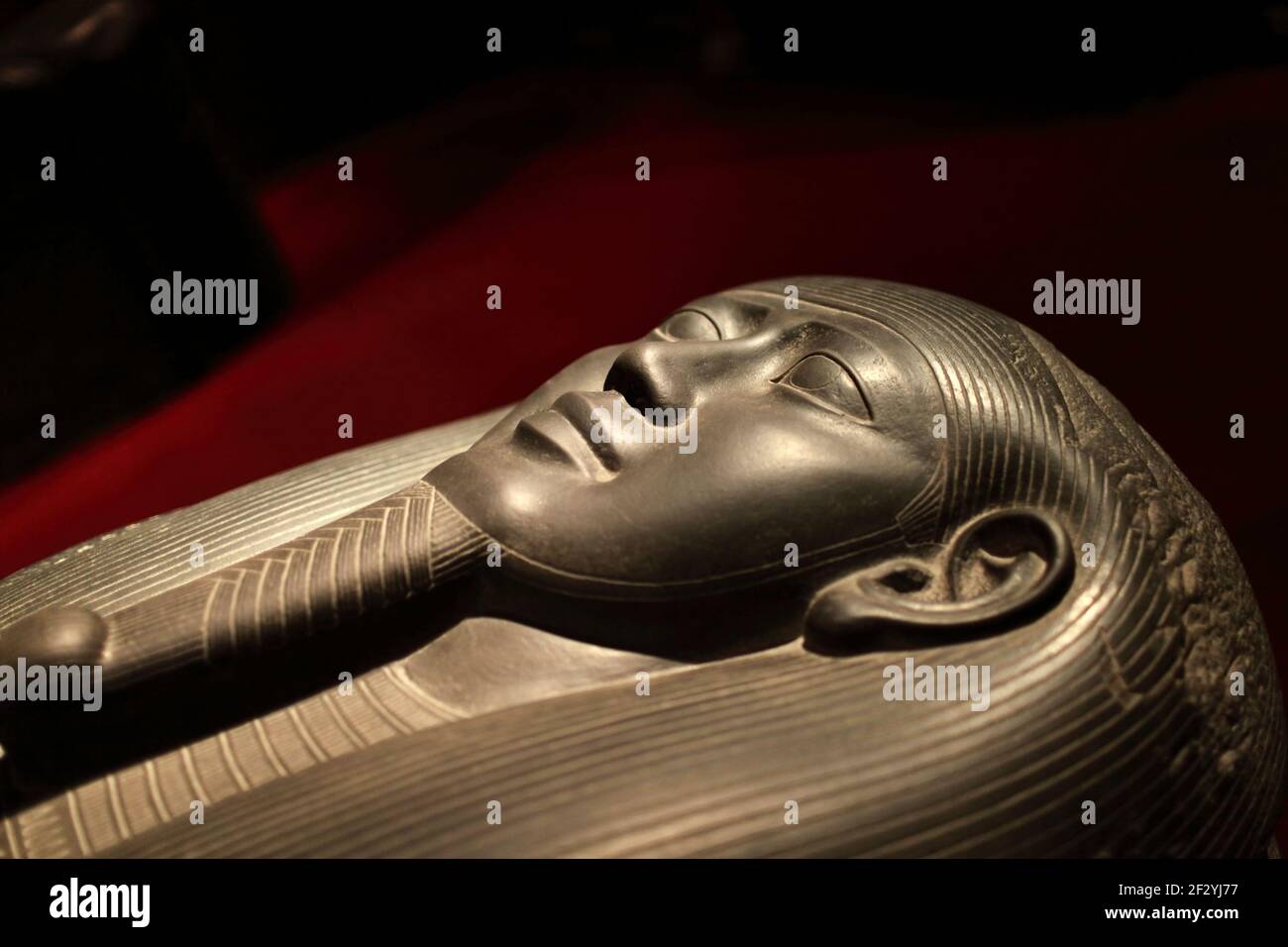 Tabnit Egyptian sarcophagus of tabnit Banque de photographies et d’images à ...