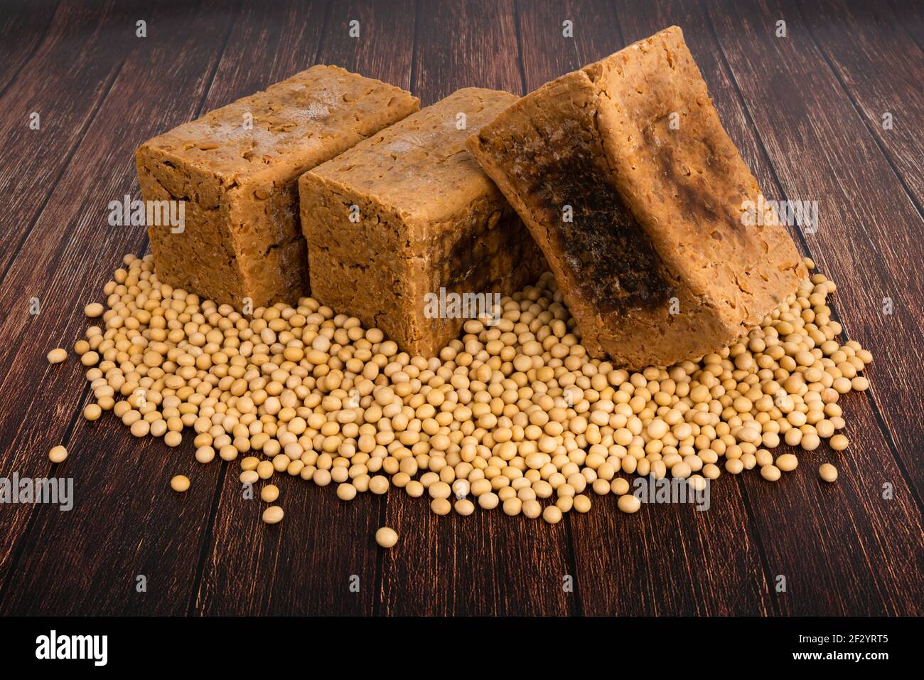 Meju traditionnel coréen, fève de soja fermentée Banque D'Images