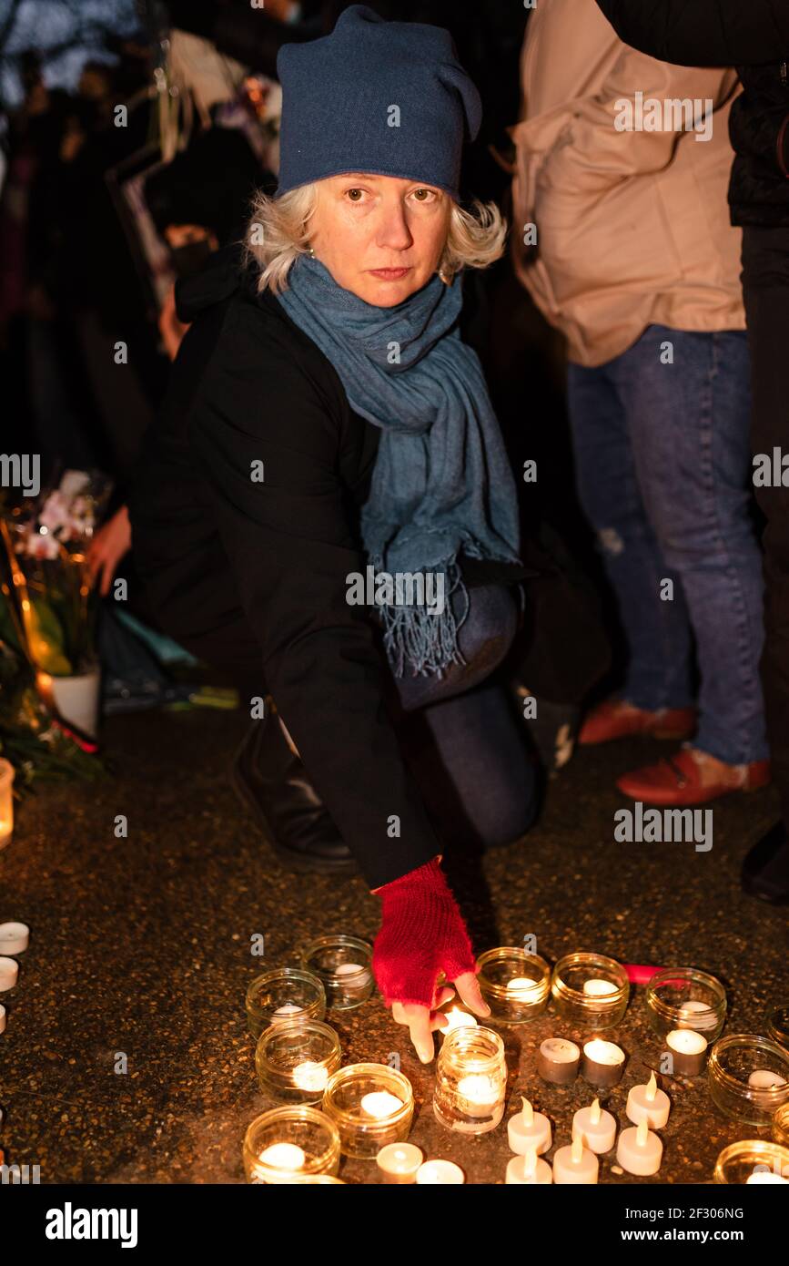 Londres, Royaume-Uni - 13 mars 2021 : veillée pour pleurer Sarah Everard tuant et protestant contre la violence sexuelle. Banque D'Images