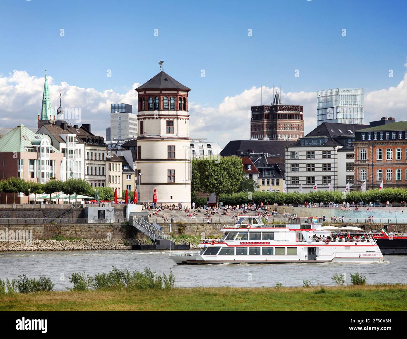 Blick auf Düsseldorf am Rhein Banque D'Images