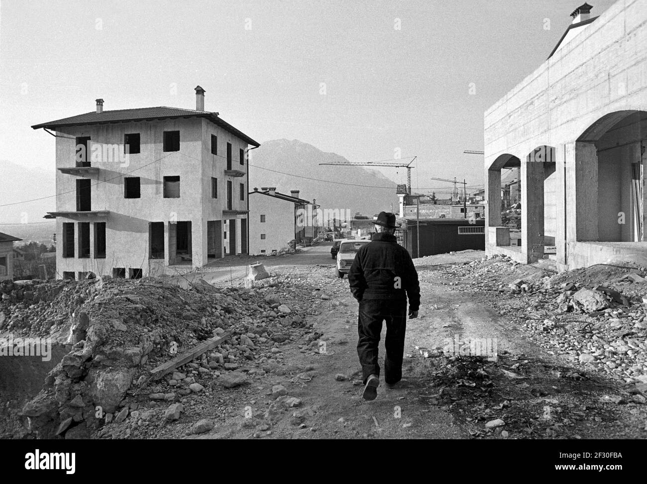 Février 1980, reconstruction à Friuli (nord de l'Italie) après le tremblement de terre de mai 1976 Banque D'Images