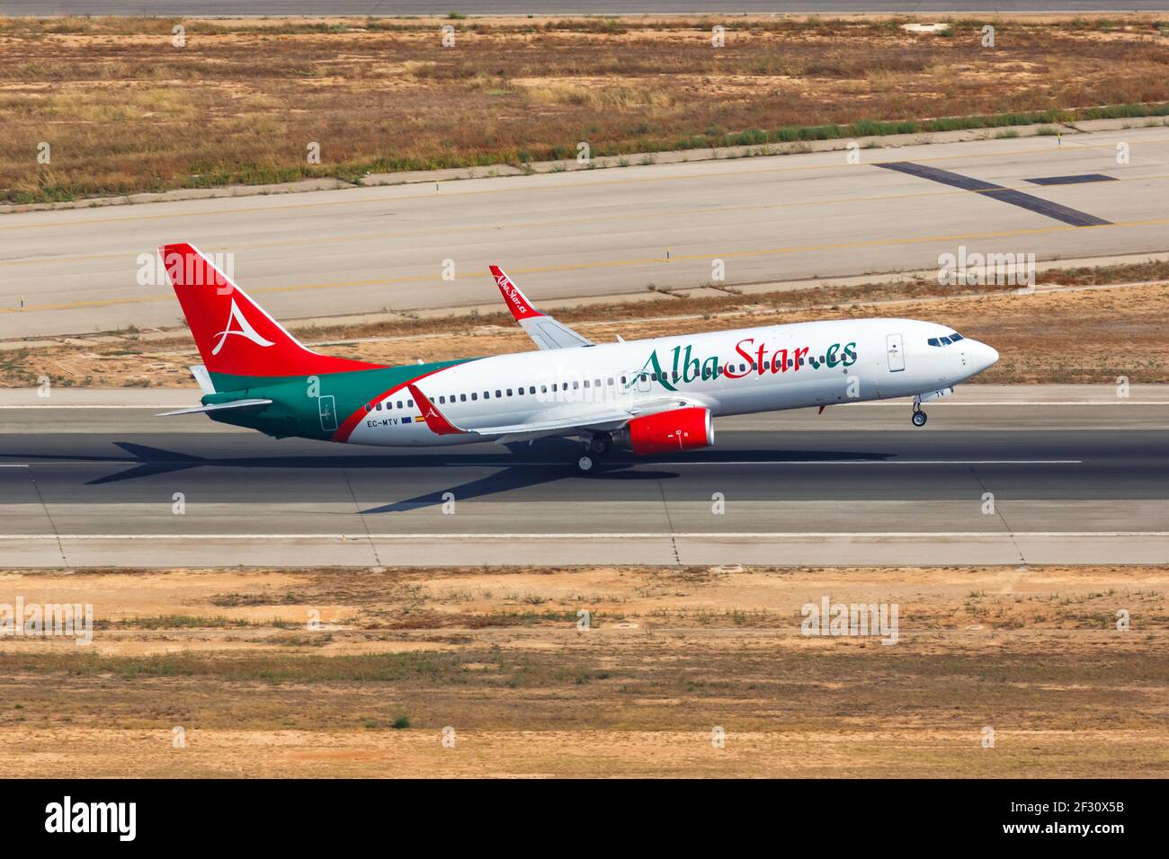 Palma de Majorque, Espagne - 21 juillet 2018 : photo aérienne d'un Boeing B737-800 AlbaStar à l'aéroport de Palma de Majorque en Espagne. Banque D'Images