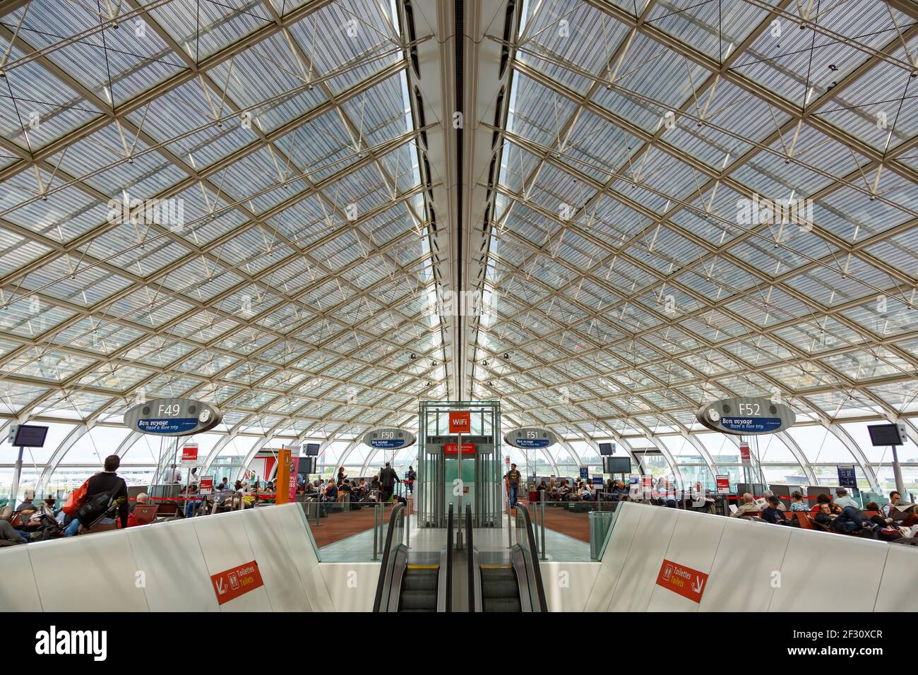 Terminal 2 paris charles de gaulle Banque de photographies et d’images