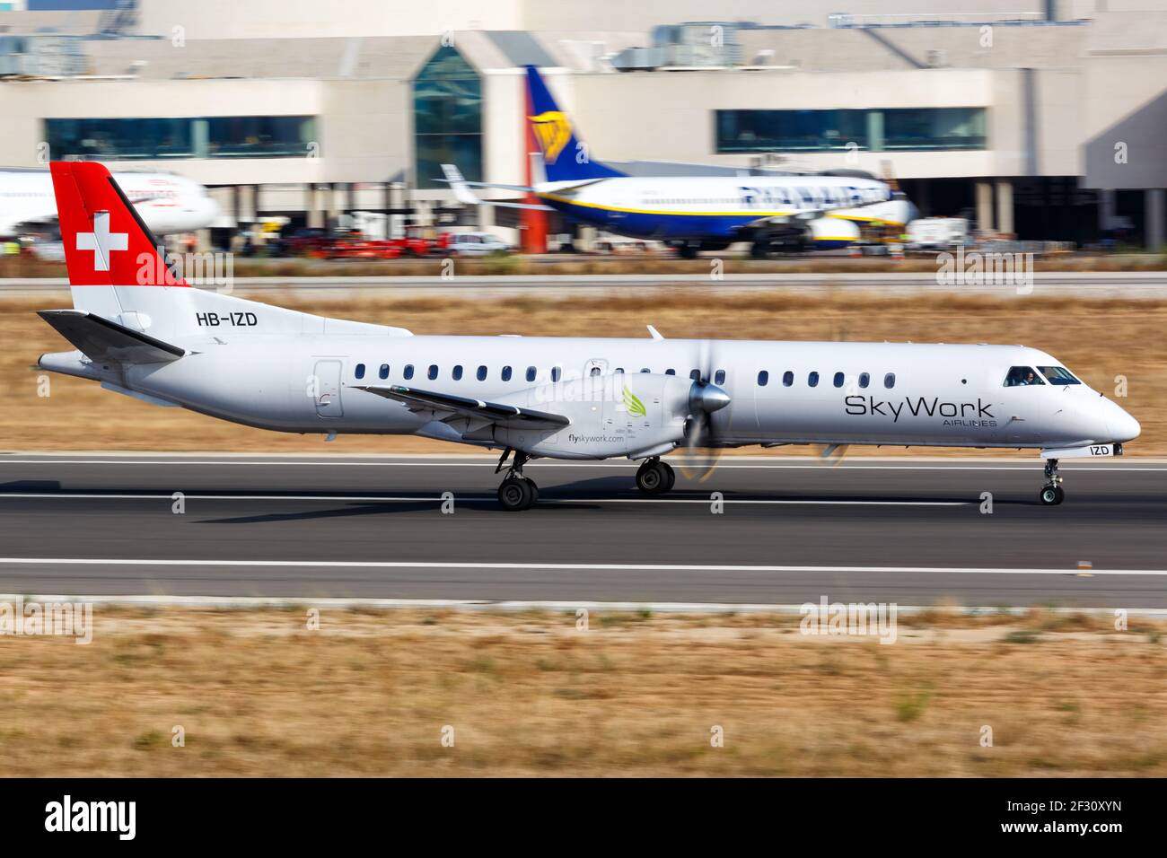Palma de Majorque, Espagne - 22 juillet 2018 : décollage de l'avion SkyWork Airlines Saab 2000 à l'aéroport de Palma de Majorque en Espagne. Banque D'Images