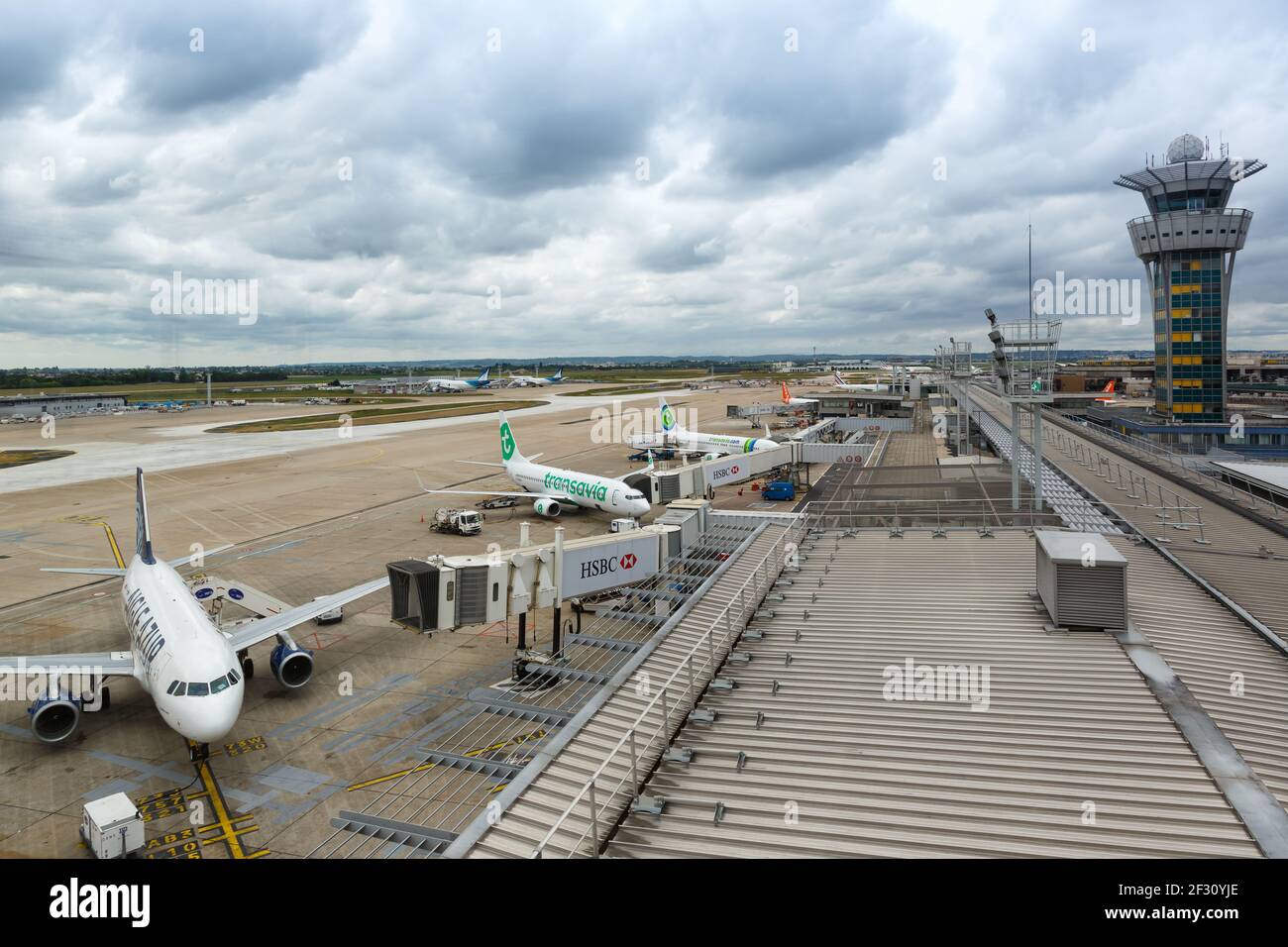 Paris, France - 28 mai 2015 : Tour et terminal à l'aéroport de Paris Orly en France. Banque D'Images